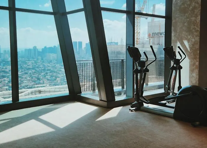 Apartamento Modern 41f With Makati Skyline View Pool And High Speed Wifi In Poblacion