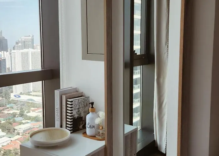 Modern 41f With Makati Skyline View Pool And High Speed Wifi In Poblacion Apartamento
