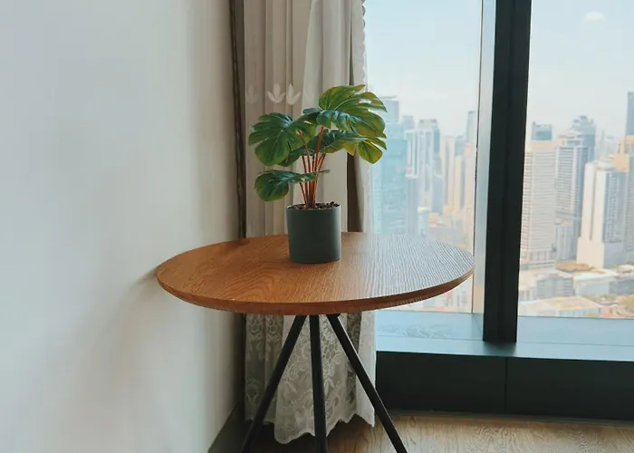 Modern 41f With Makati Skyline View Pool And High Speed Wifi In Poblacion *