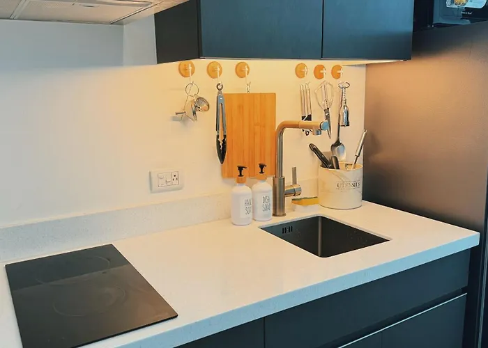Apartamento Modern 41f With Makati Skyline View Pool And High Speed Wifi In Poblacion Manila
