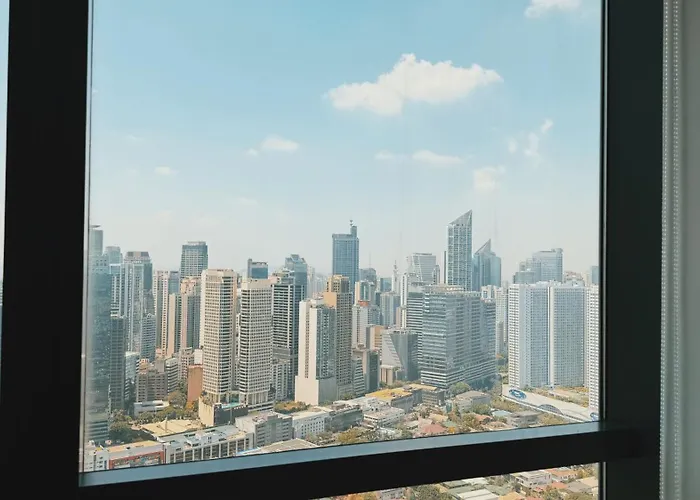 Modern 41f With Makati Skyline View Pool And High Speed Wifi In Poblacion Apartamento Manila