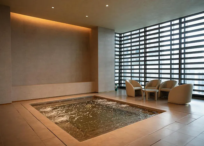 Modern 41f With Makati Skyline View Pool And High Speed Wifi In Poblacion * Manila