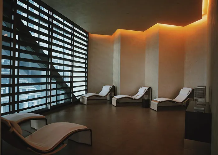 Modern 41f With Makati Skyline View Pool And High Speed Wifi In Poblacion Apartamento